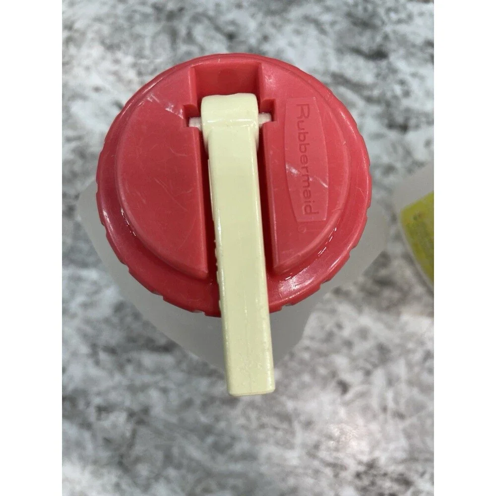 2- Vintage Rubbermaid Servin Saver Juice Box 16 oz Drink Bottle Sip Lid NO straw